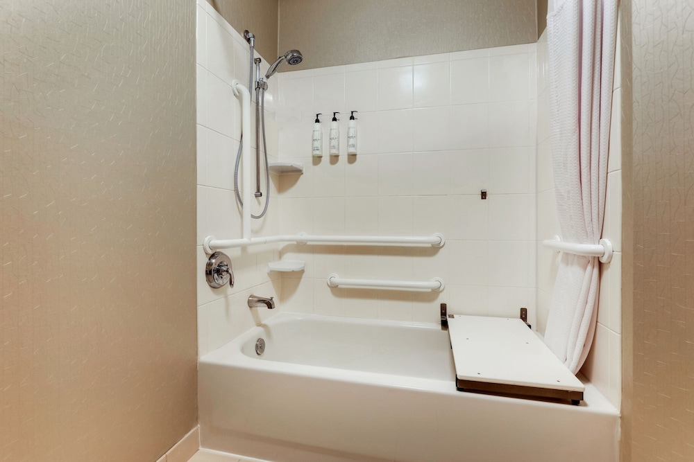 Suite, Multiple Beds photo 3