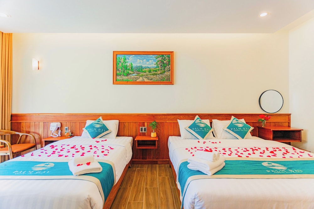 Deluxe Triple Room, 1 Bedroom, Non Smoking, Pool View photo 3