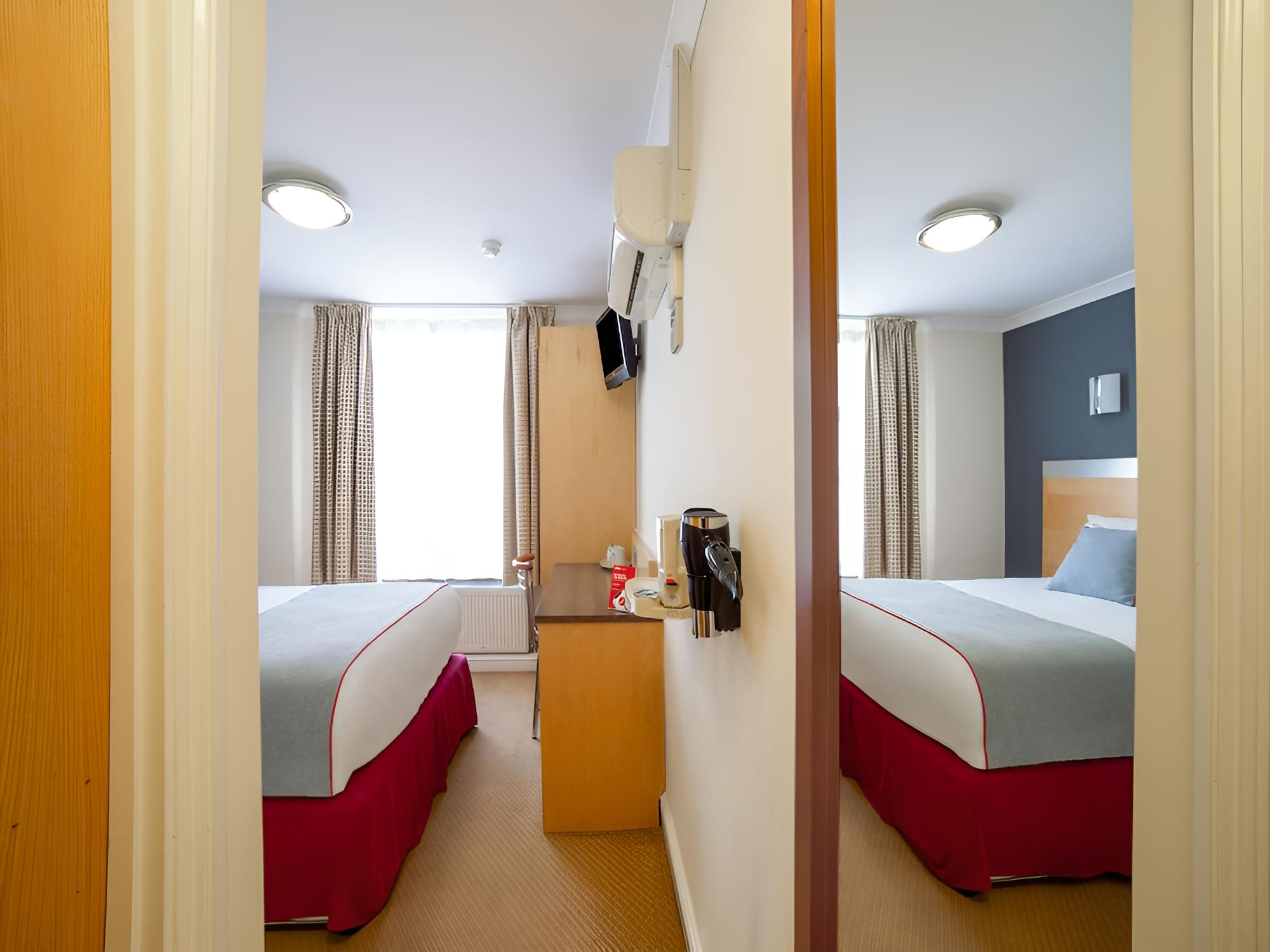 Standard Double Room photo 2