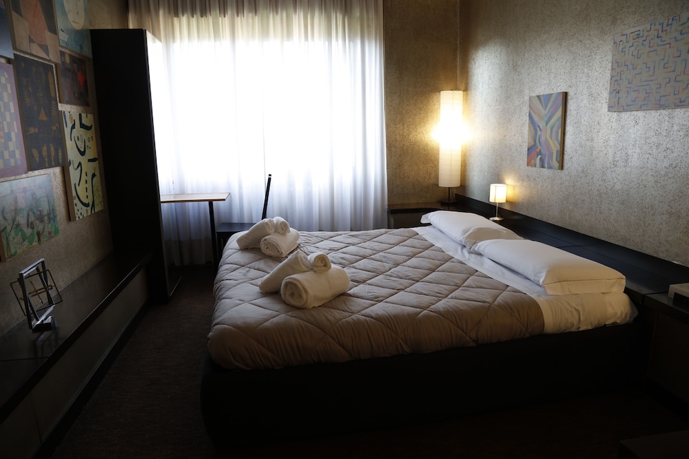Design Double Room, Private Bathroom (External)