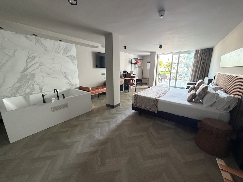 Club Suite