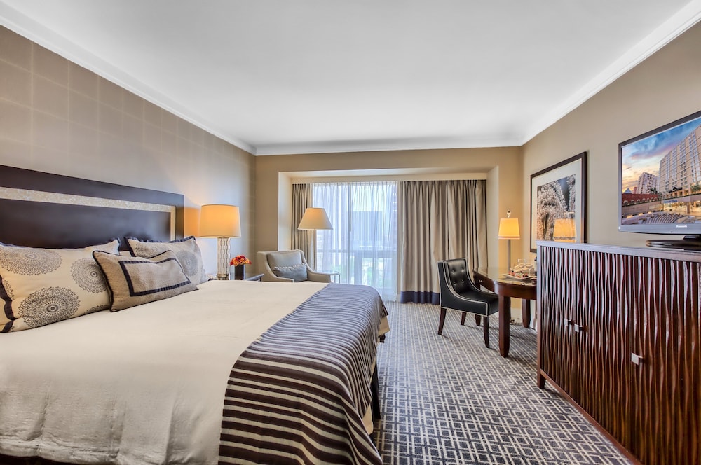 Premier Room, 1 King Bed