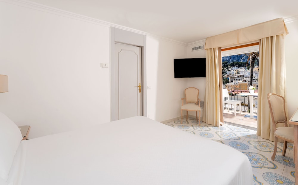 Standard Double or Twin Room, Balcony, Sea View - Photo 5