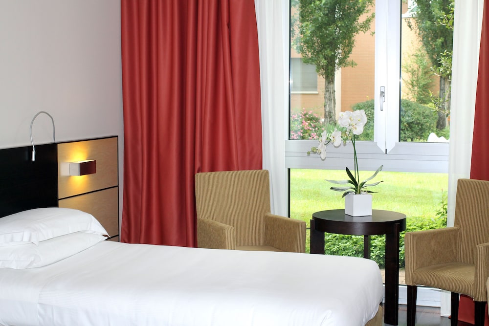 Standard Triple Room, 3 Twin Beds - Photo 5