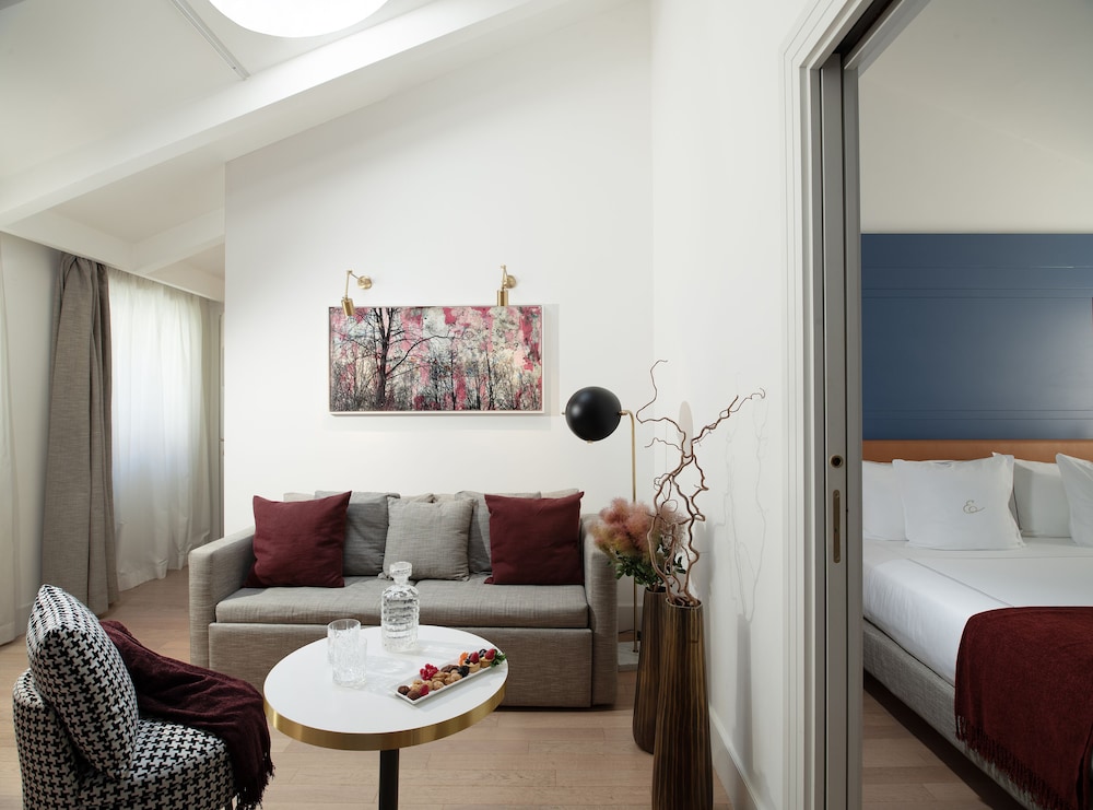 Suite (Private SPA  Separate Building) photo 3