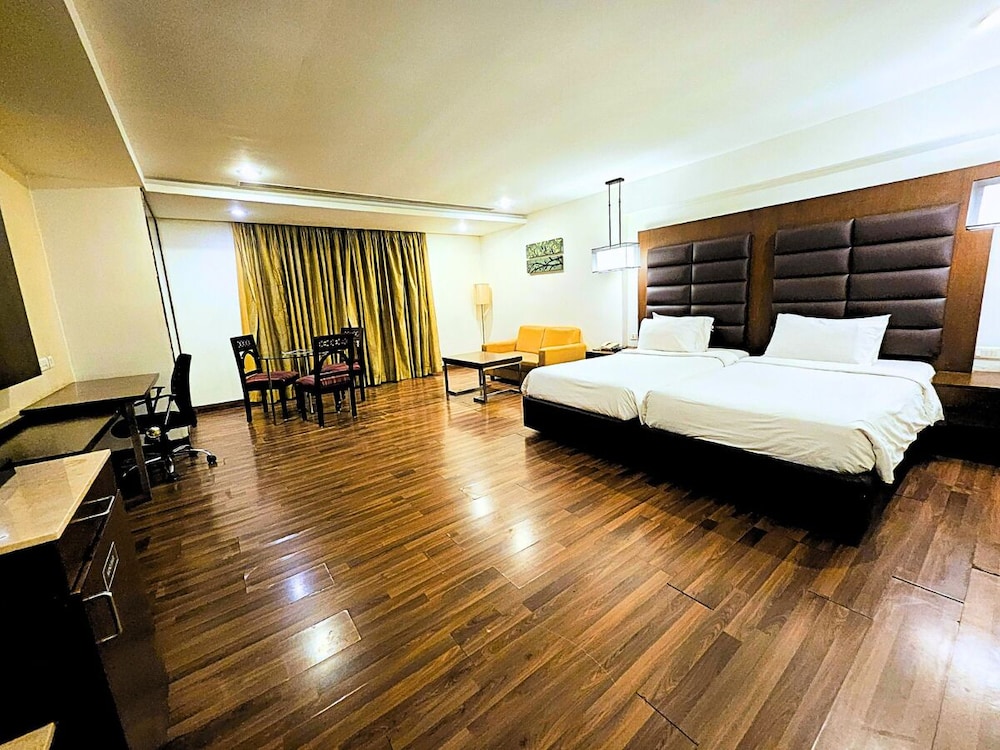 Luxury Double or Twin Room photo 2