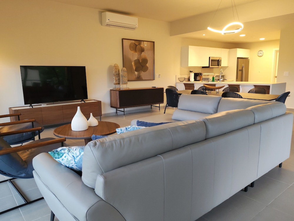 Deluxe Condo, 4 Bedrooms, Partial Ocean View, Garden Area thumbnail 6