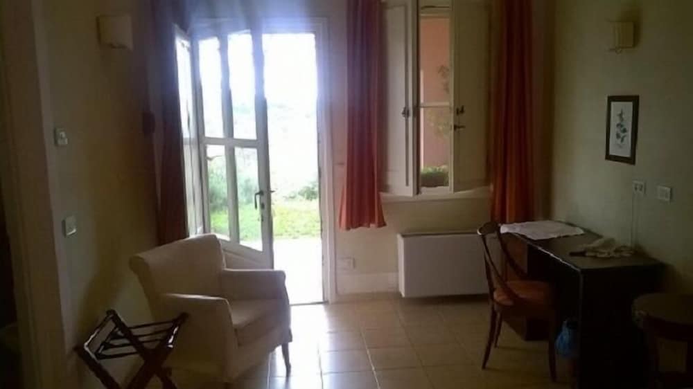 Standard Double or Twin Room photo 3