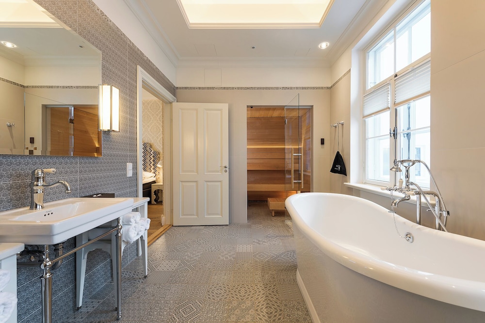 Luxury Apartment photo 2