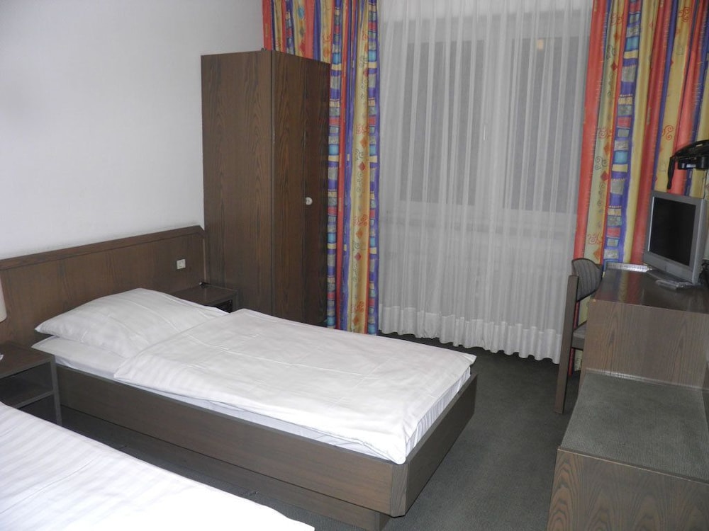 Standard Double or Twin Room photo 1