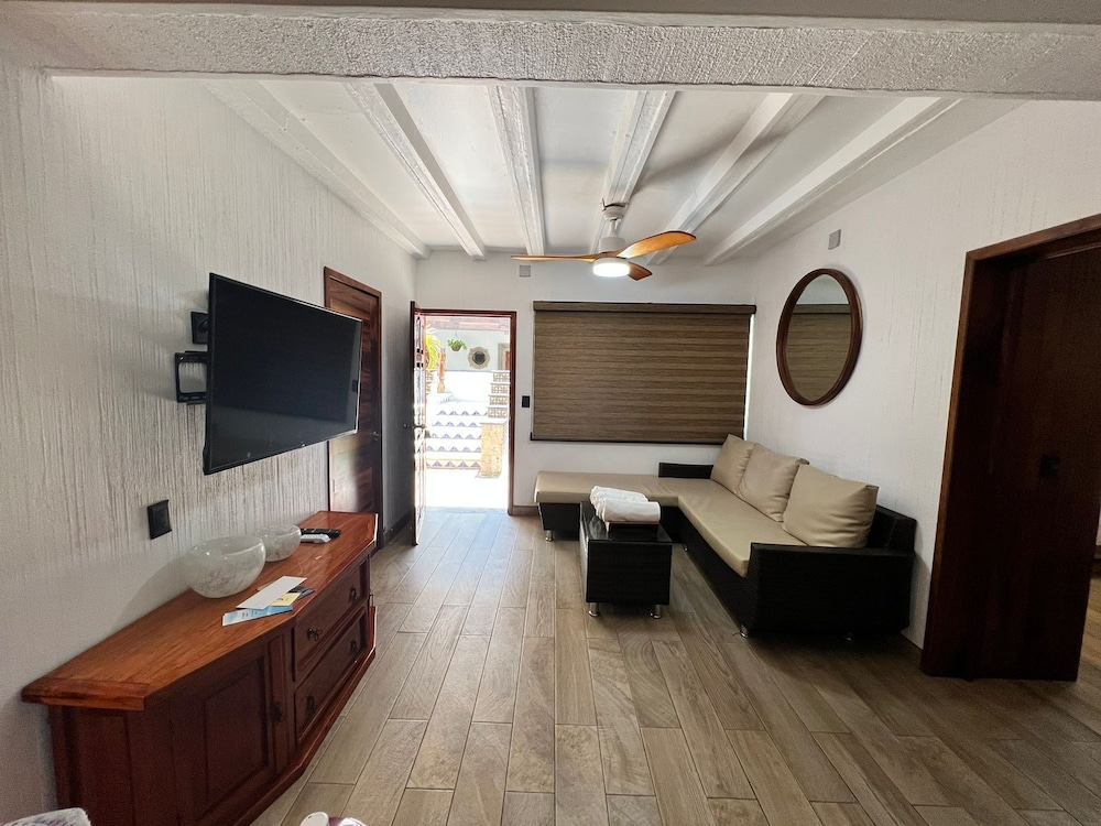 Deluxe Bungalow photo 1