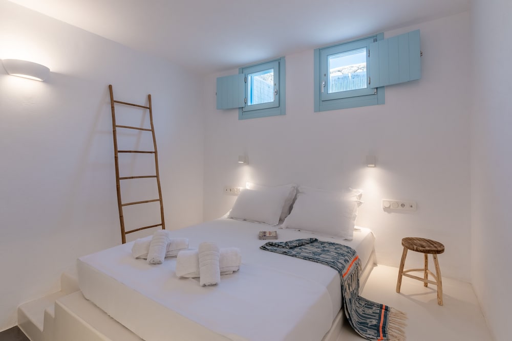 Family Villa, 3 Bedrooms, Beach View, Sea Facing (Harpa)