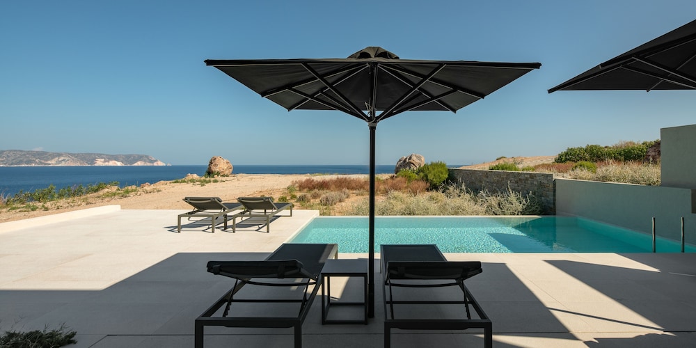 Villa, 2 Bedrooms, Oceanfront photo 1