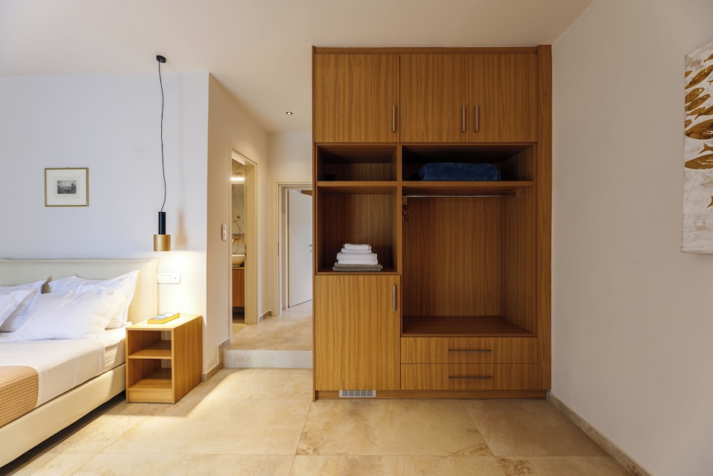 Superior Double or Twin Room, Private Pool, Sea View photo 1