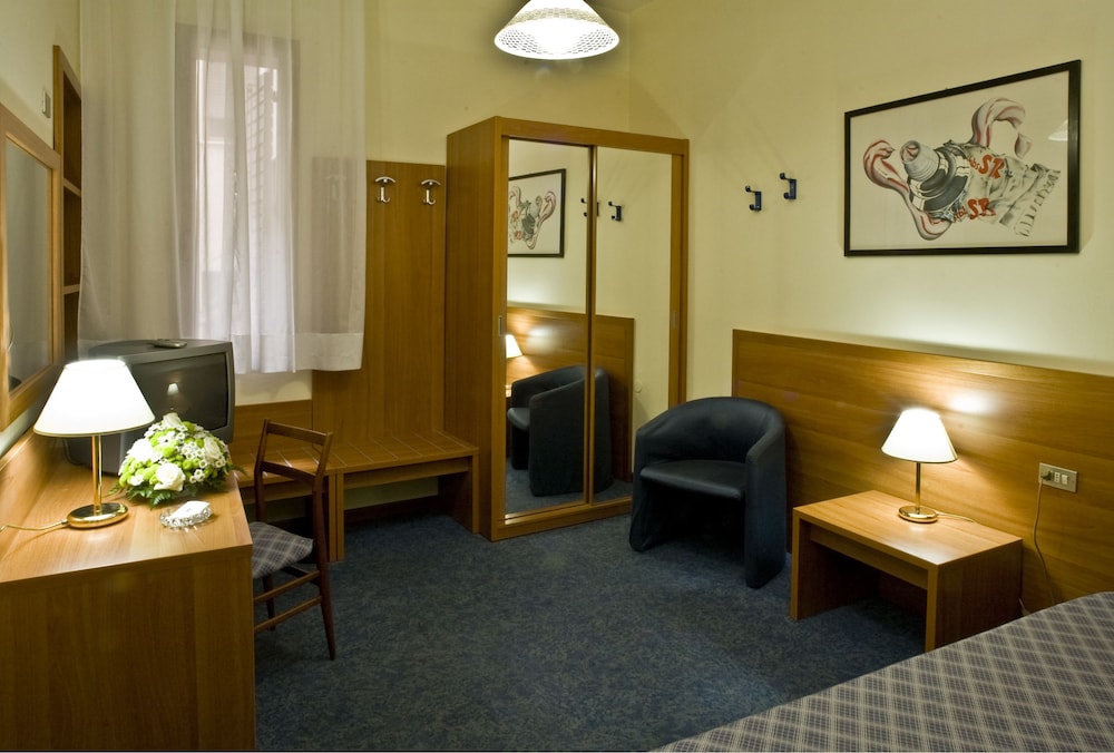 Quadruple Room - Photo 2