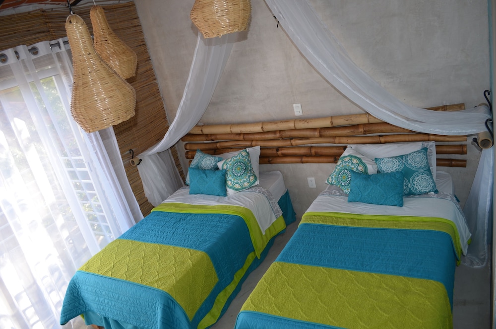 House, 5 Bedrooms photo 1
