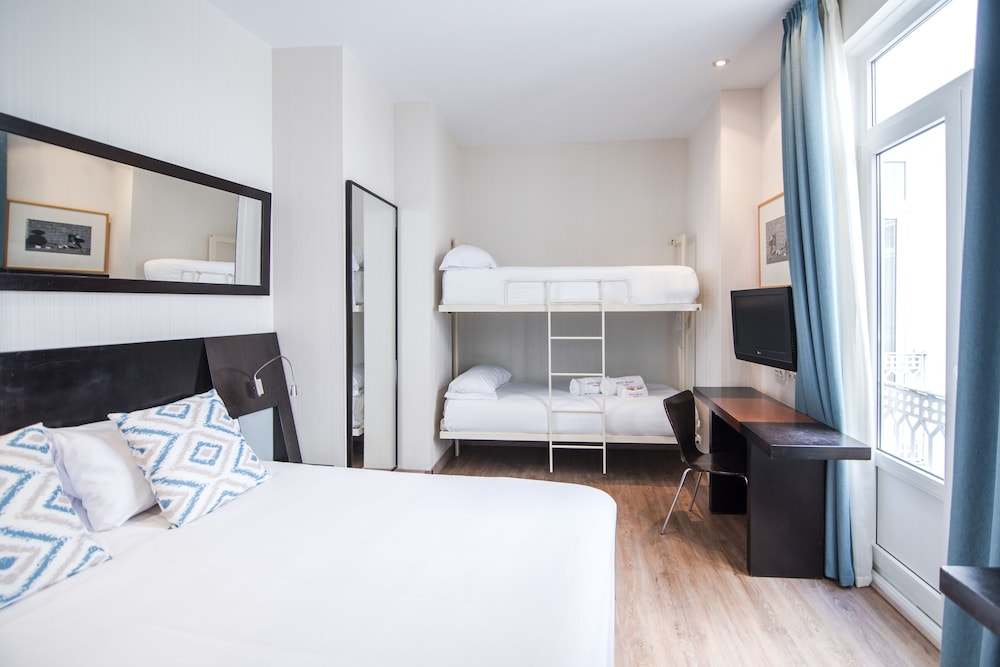 Quadruple Room - Photo 2