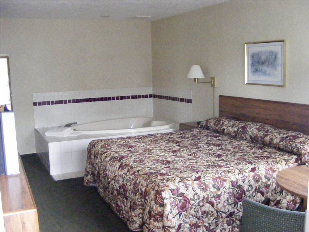 Romantic Room, 1 King Bed, Jetted Tub, Balcony photo 2