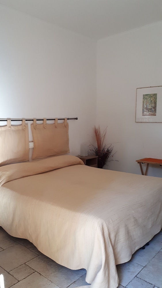 Double Room - Photo 5