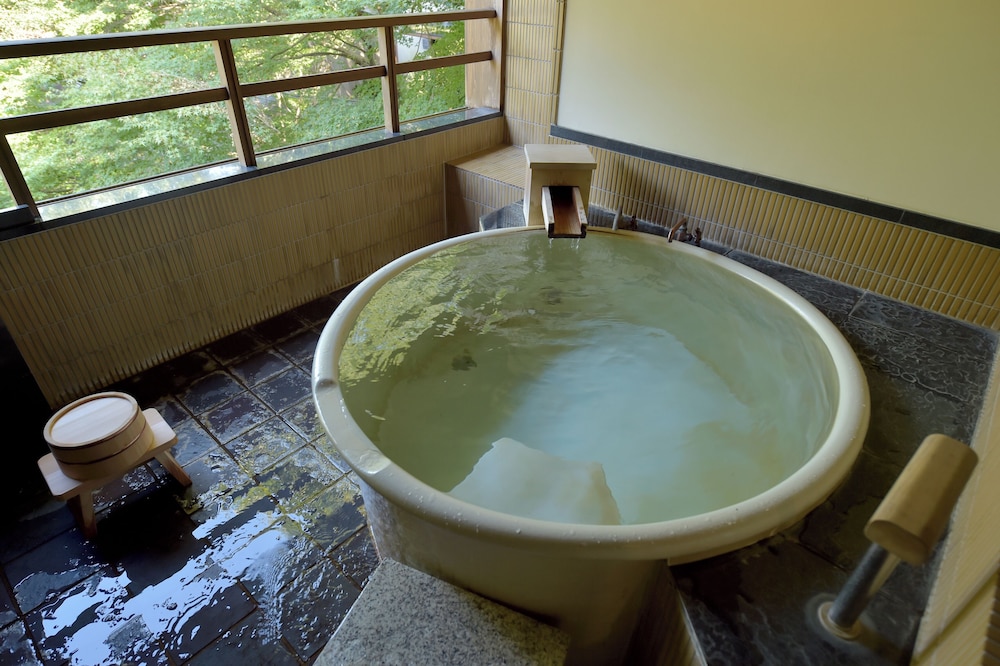 Suite Room with Open-Air Hot Spring Bath, Footbath, living room and in room meal(Honami) Non smoking photo 2