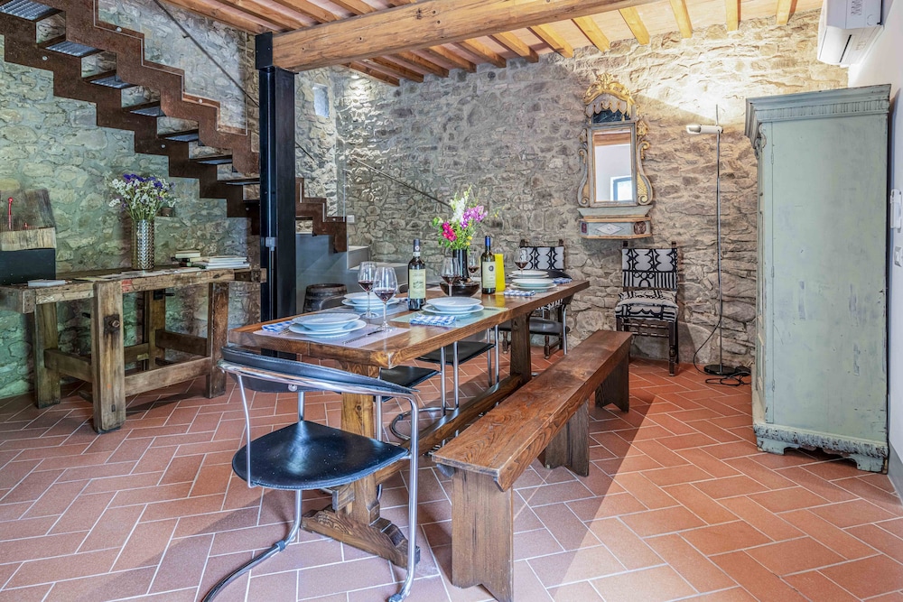 Villa photo 1