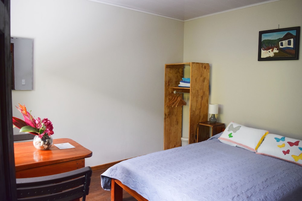Standard Room, 1 Queen Bed, Accessible, Garden View photo 2