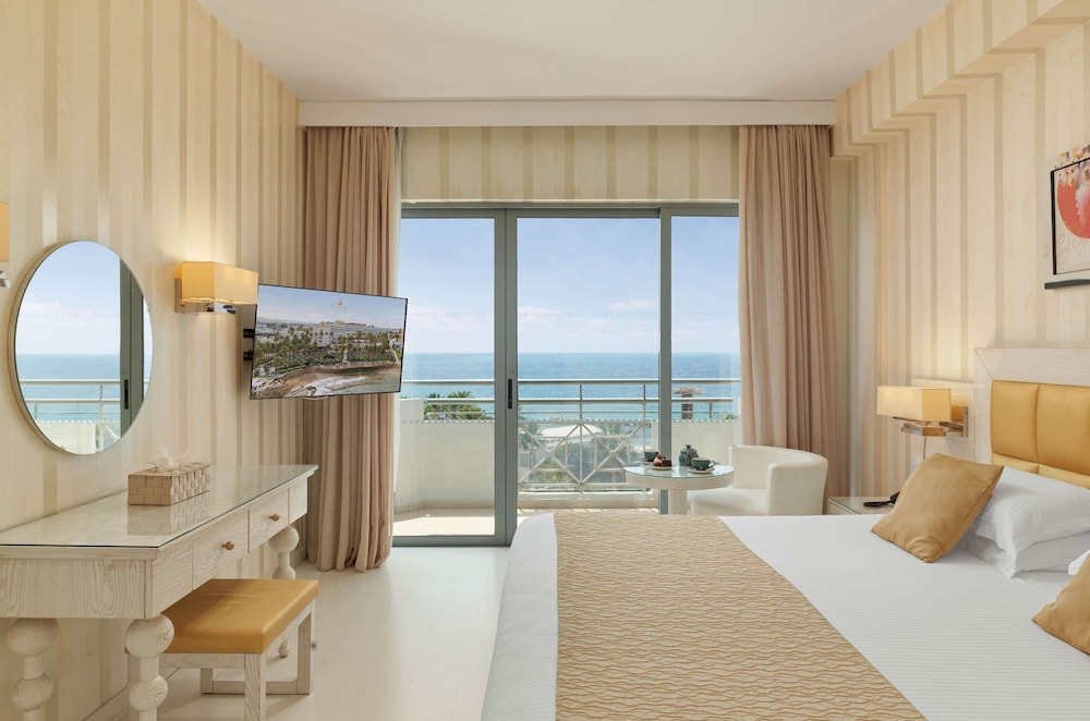 Executive Suite, Sea View