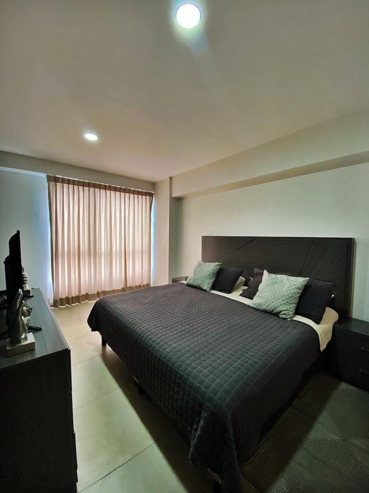 Classic Suite, Balcony, Courtyard View photo 3