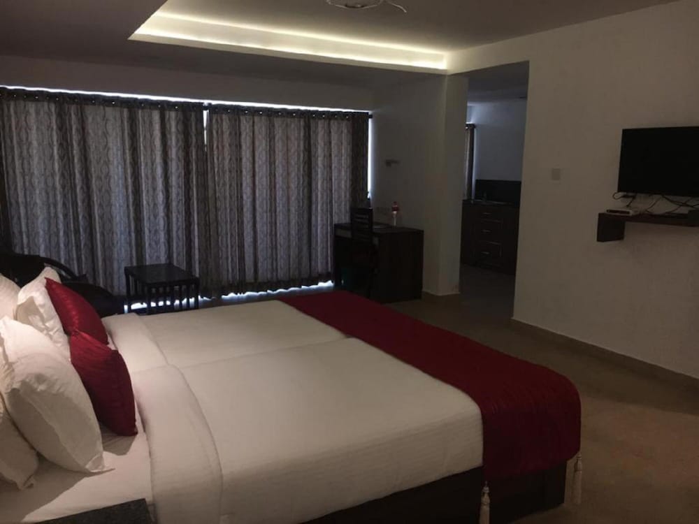 Executive Room - Photo 16