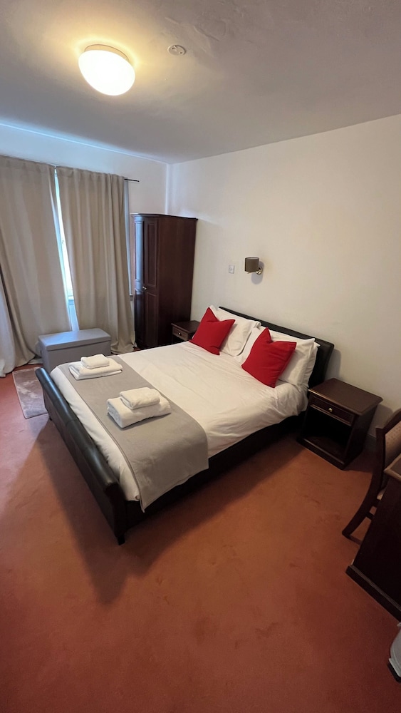 Basic Double Room photo 2
