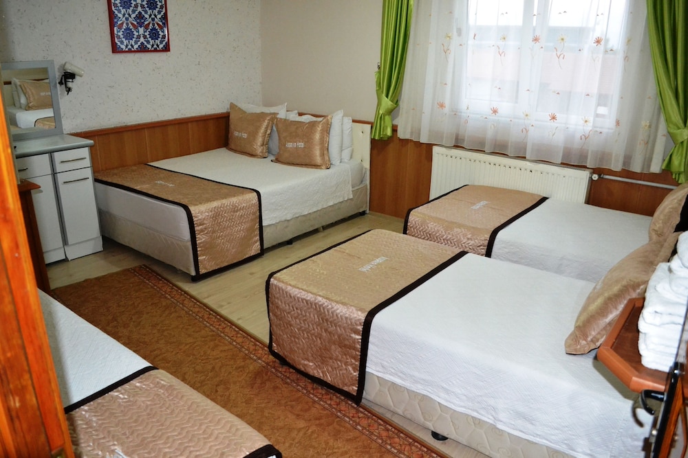 Deluxe Family Room 5 Person photo 2