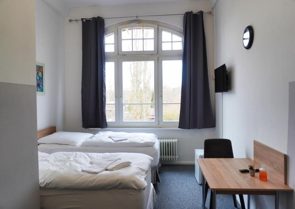 Doppelzimmer - Twin bed photo 1