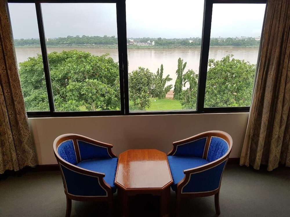 Executive View photo 2