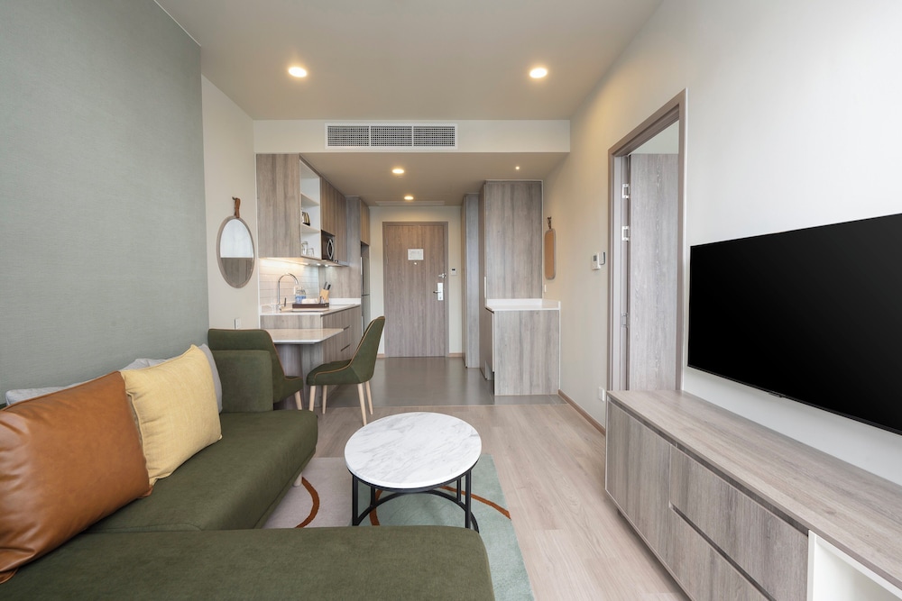 Suite, 1 Bedroom, Kitchen (Living Area) photo 2