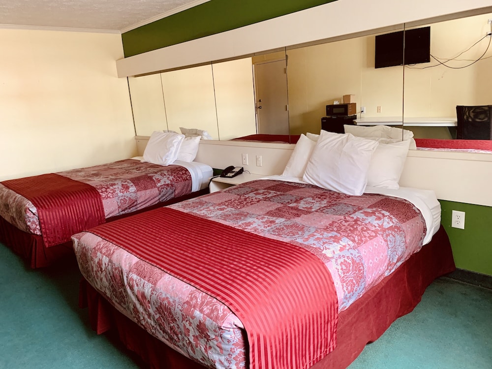 Standard Room, 2 Queen Beds, Non Smoking photo 1