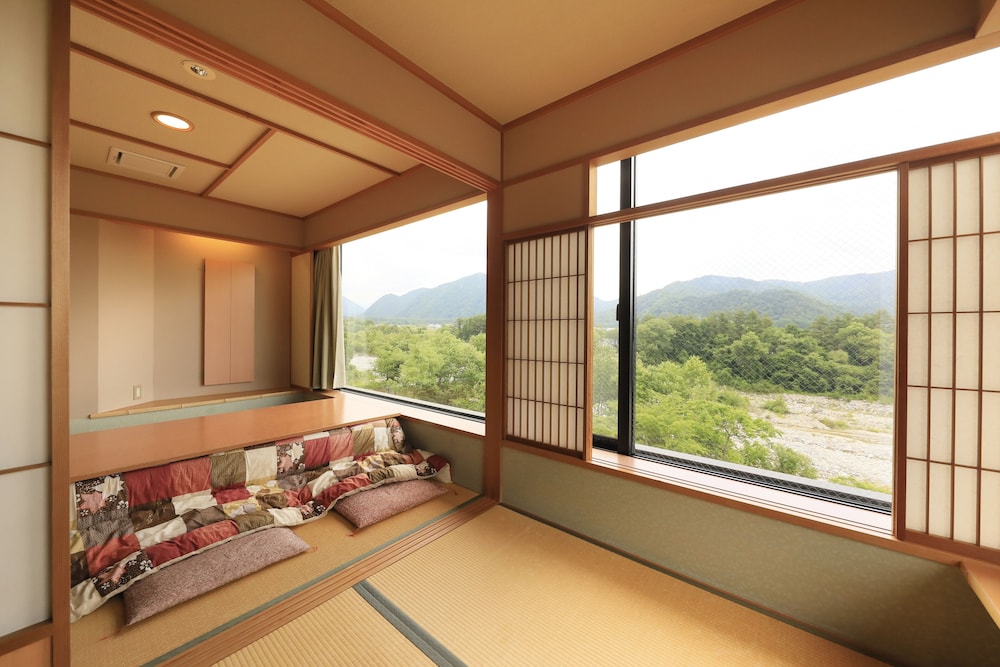Japanese Room with Hori-gotatsu, Non Smoking photo 3