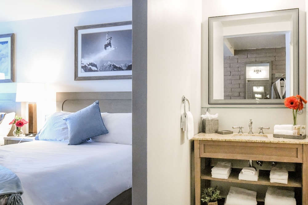 Room, 2 Queen Beds, Accessible (Grab Bars)