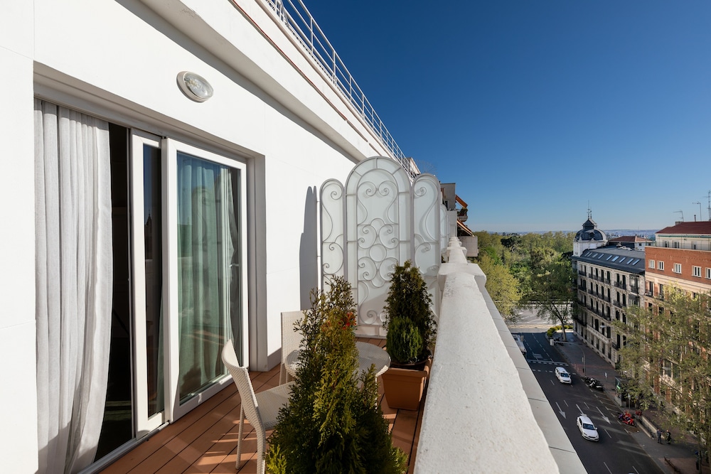 Superior Penthouse "The Wellington Club" Access - Photo 9