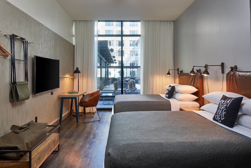 Room, 2 Queen Beds (Hearing Accessible) - Photo 1
