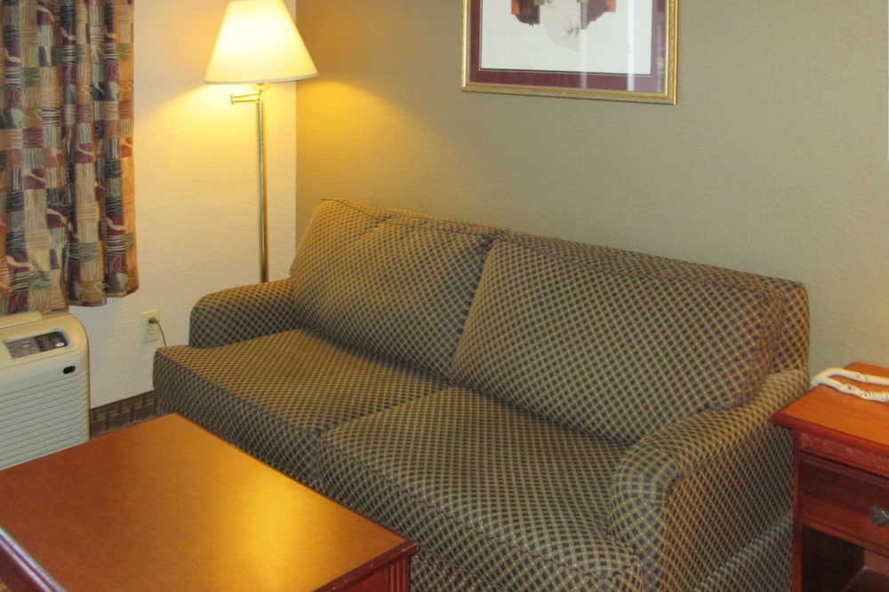 Standard Room, 1 Queen Bed, Non Smoking - Photo 1