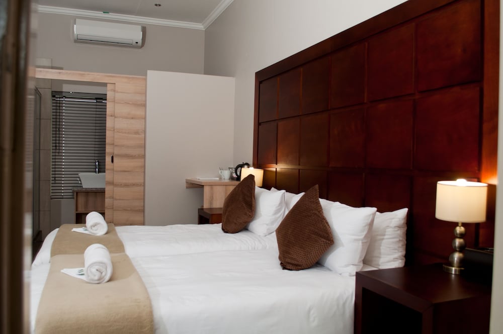 Standard Twin Room photo 3