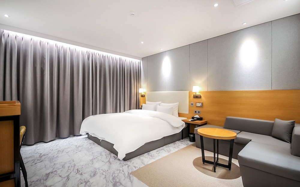 Room (Deluxe Ocean View (Ocean View Ace Bed) - Photo 2