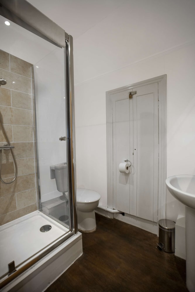 Standard Room, 1 Double Bed, Non Smoking (Small Room) photo 3