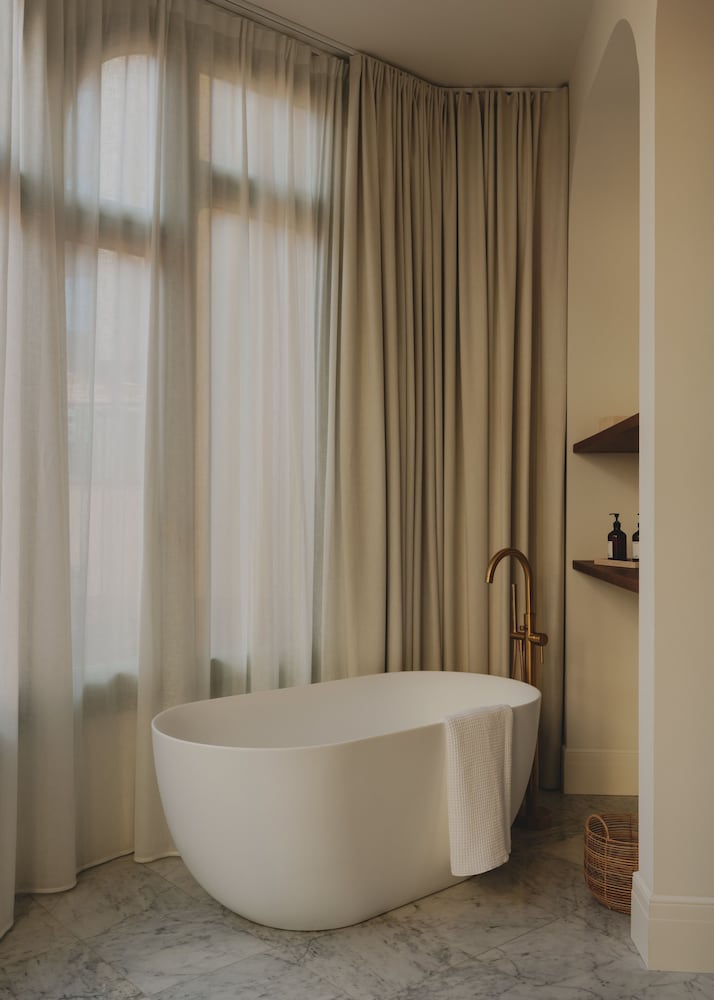 Junior Suite (with bathtub - MOTILLA) photo 3