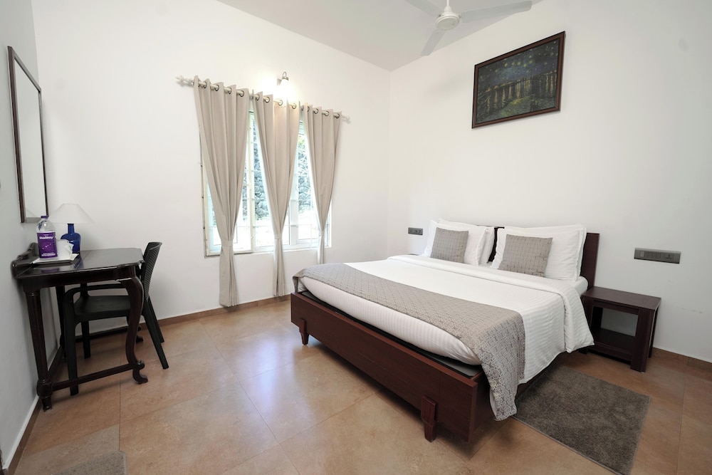Standard Double or Twin Room photo 1