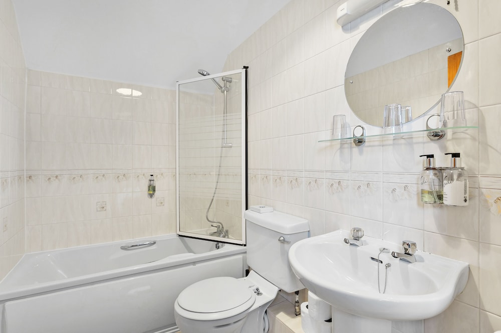 Double Room - Photo 5