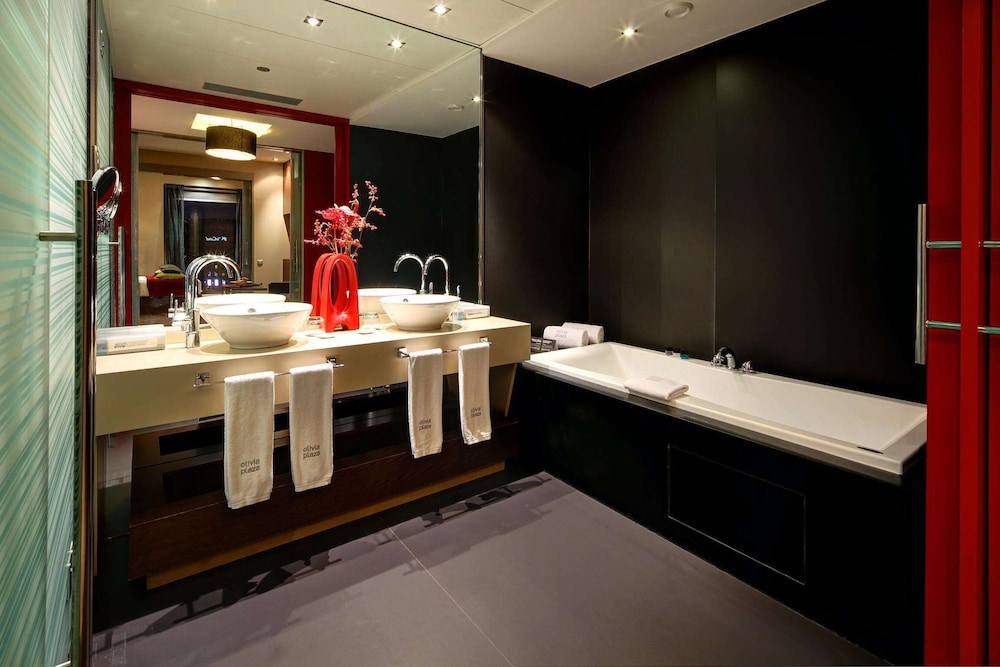 Deluxe Suite photo 3