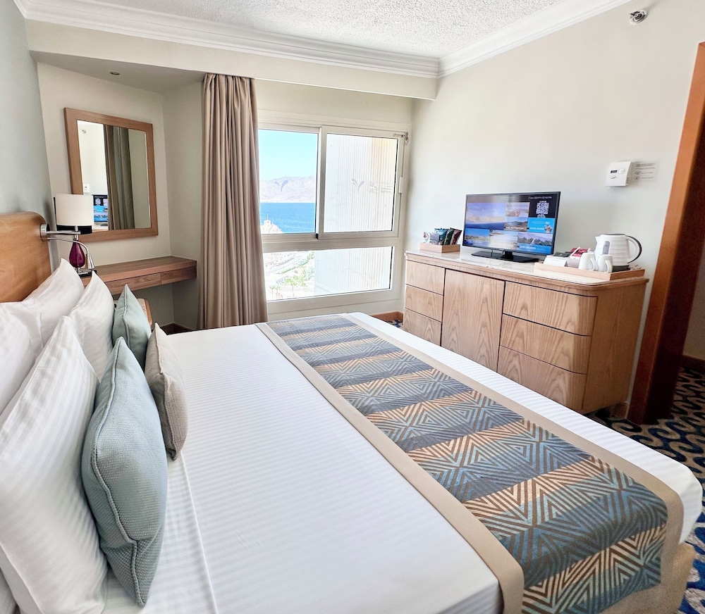 Suite, 1 King Bed (Sunset) - Photo 2