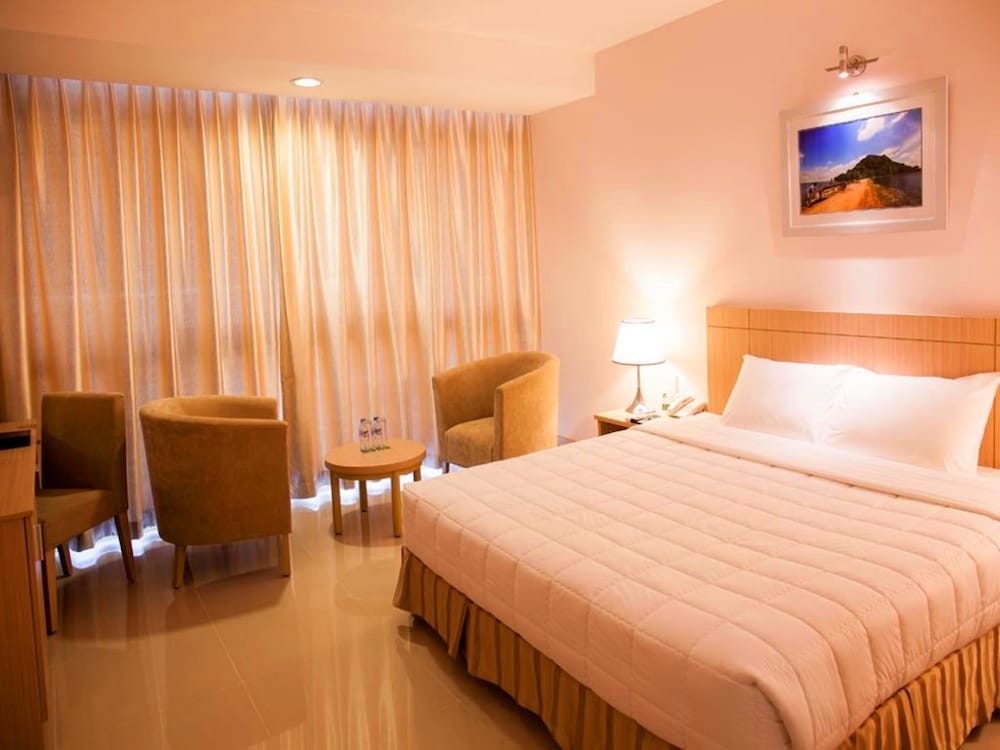 Superior Double Room, 1 King Bed, River View photo 1