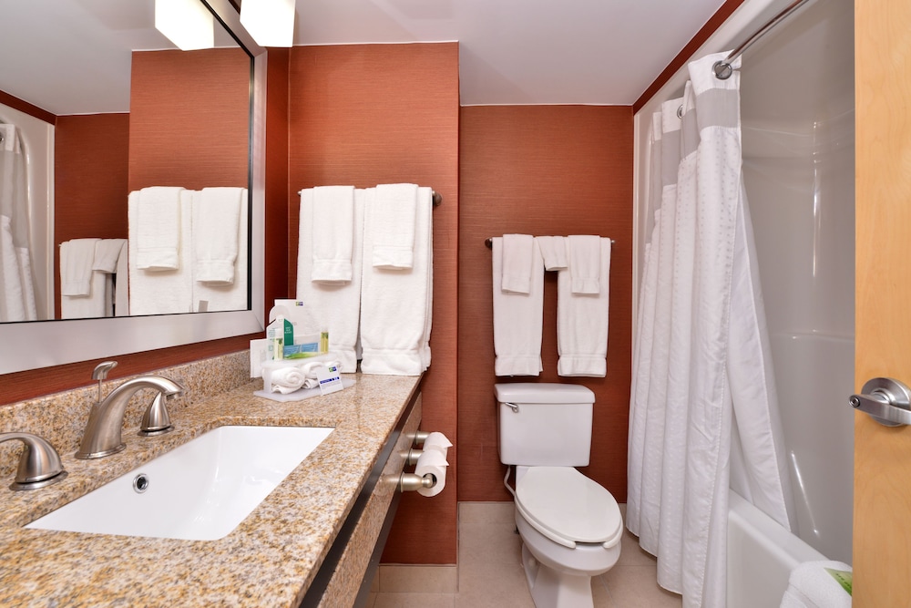 Suite, 1 King Bed, Bay View - Photo 2